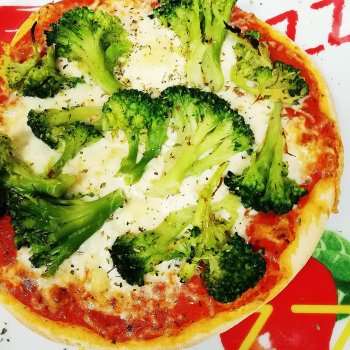 Pizza Broccoli Klein